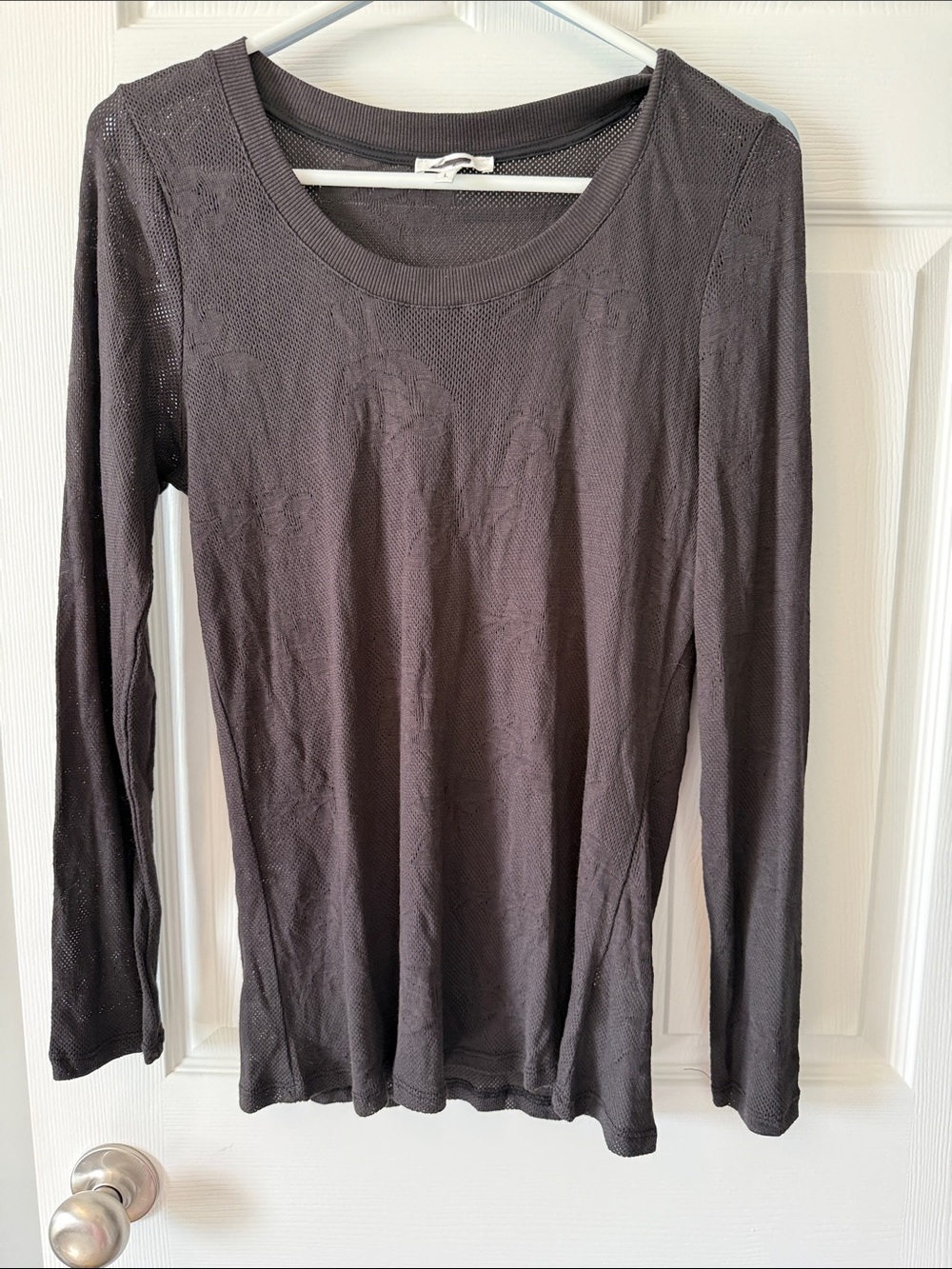 Maurices Women's Long Sleeve Scoop Neck Top - Charcoal Gray